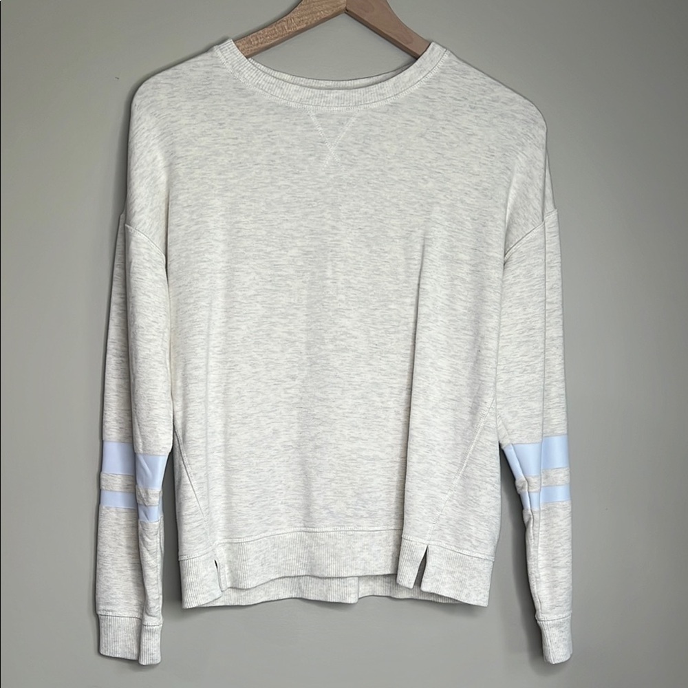 Vineyard Vine Light Gray Sweatshirt with Blue Stripes Womens Small